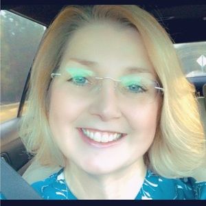 Meet your Posher, Cassandra